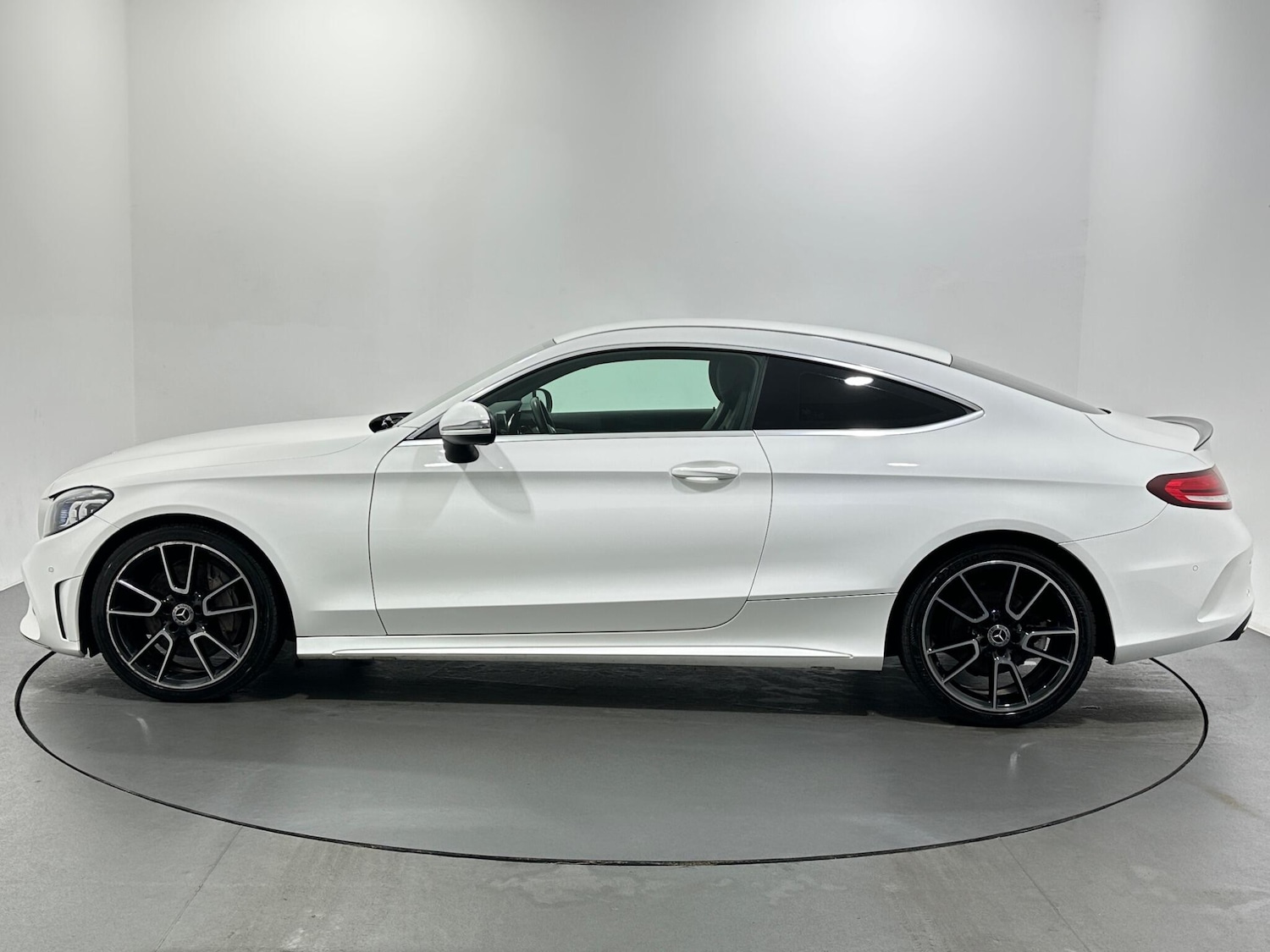 Used Mercedes-Benz C Class 2018 for sale - 76878459: Photo 5