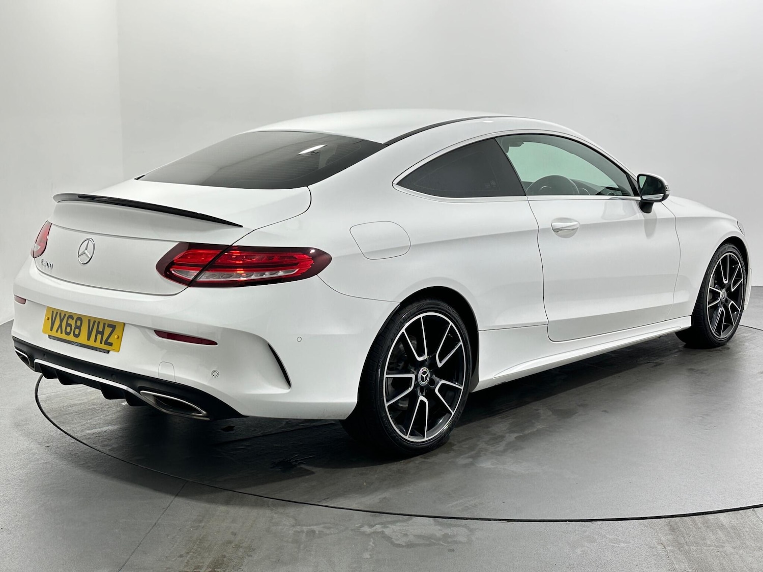 Used Mercedes-Benz C Class 2018 for sale - 76878459: Photo 8