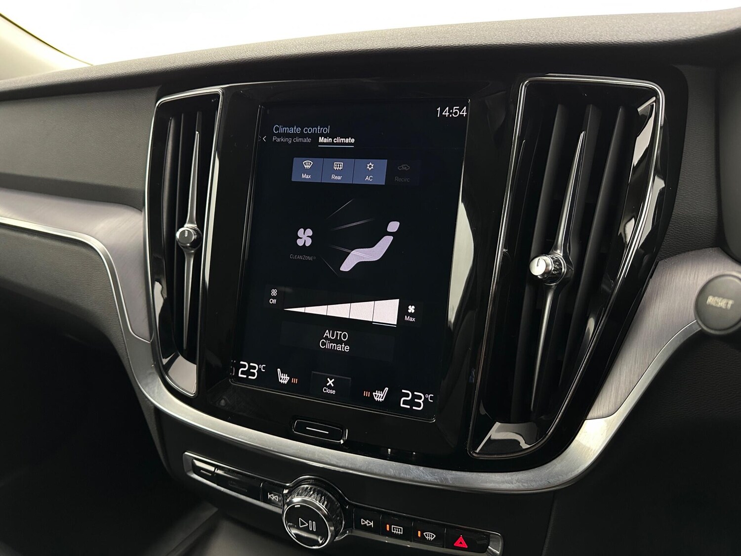 Used Volvo V60 2020 for sale - 77497109: Photo 22