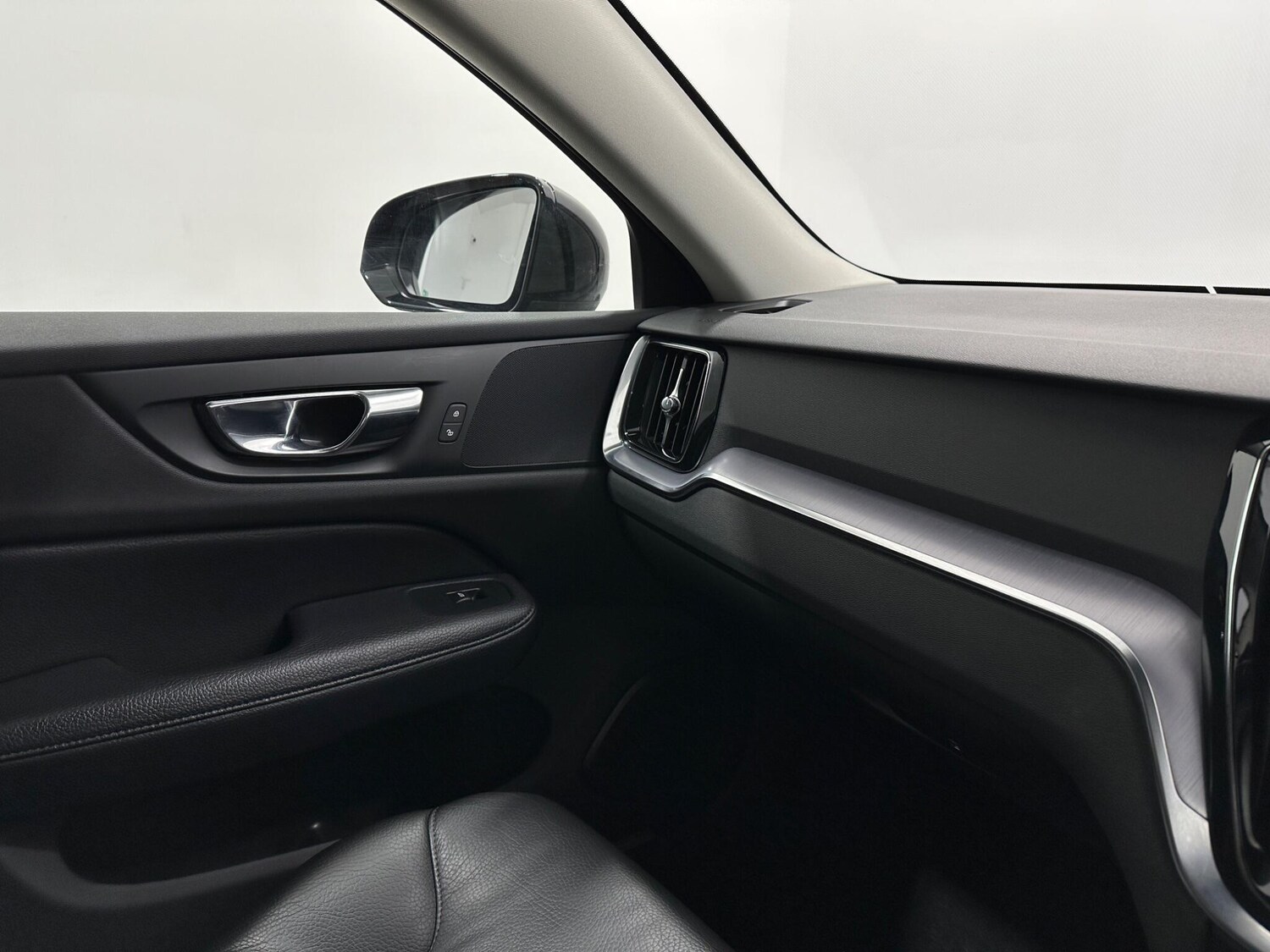 Used Volvo V60 2020 for sale - 77497109: Photo 27