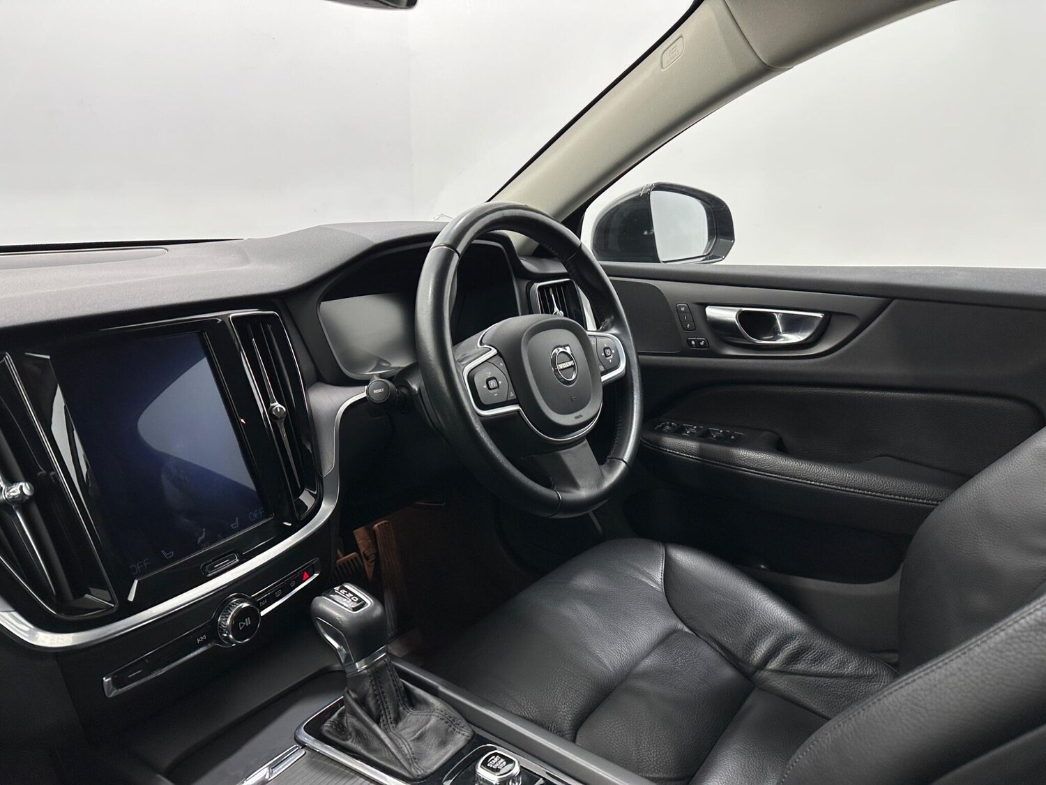 Used Volvo V60 2020 for sale - 77497109: Photo 31