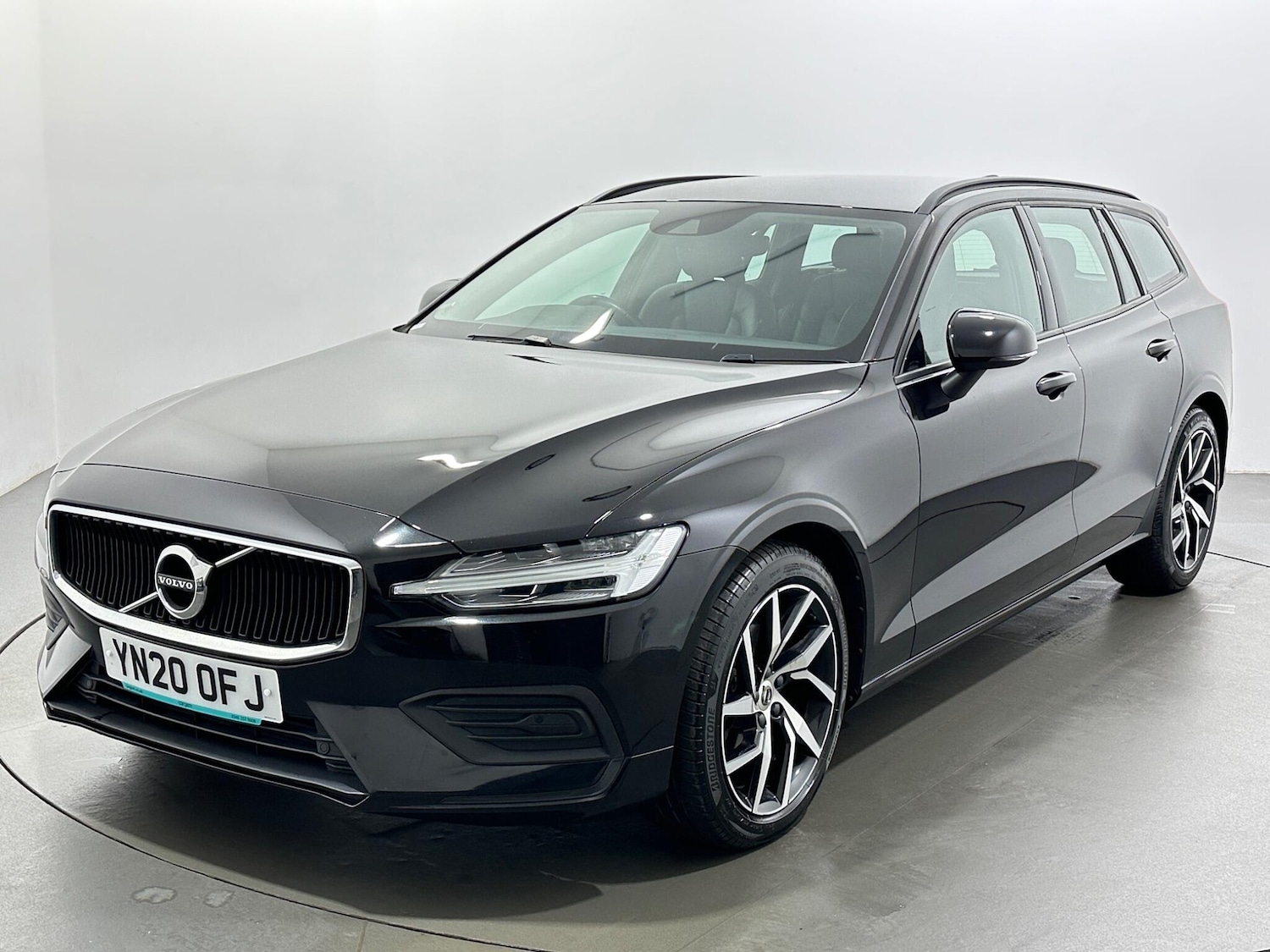Used Volvo V60 2020 for sale - 77497109: Photo 4