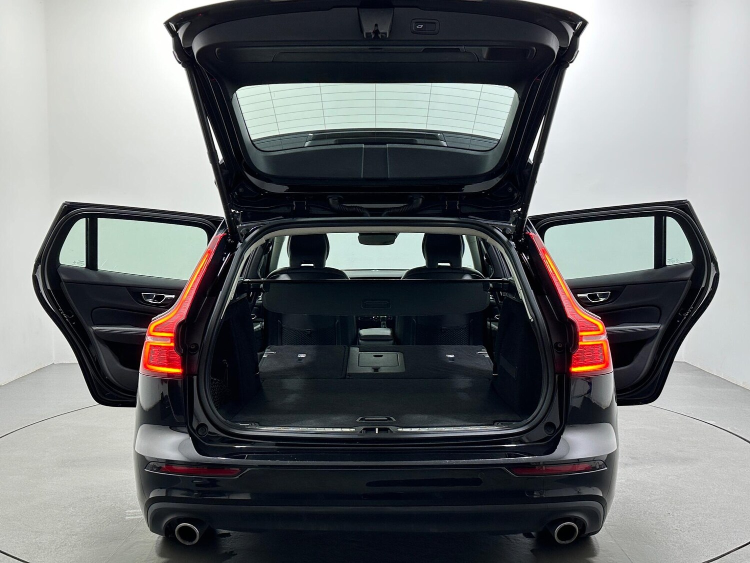 Used Volvo V60 2020 for sale - 77497109: Photo 44