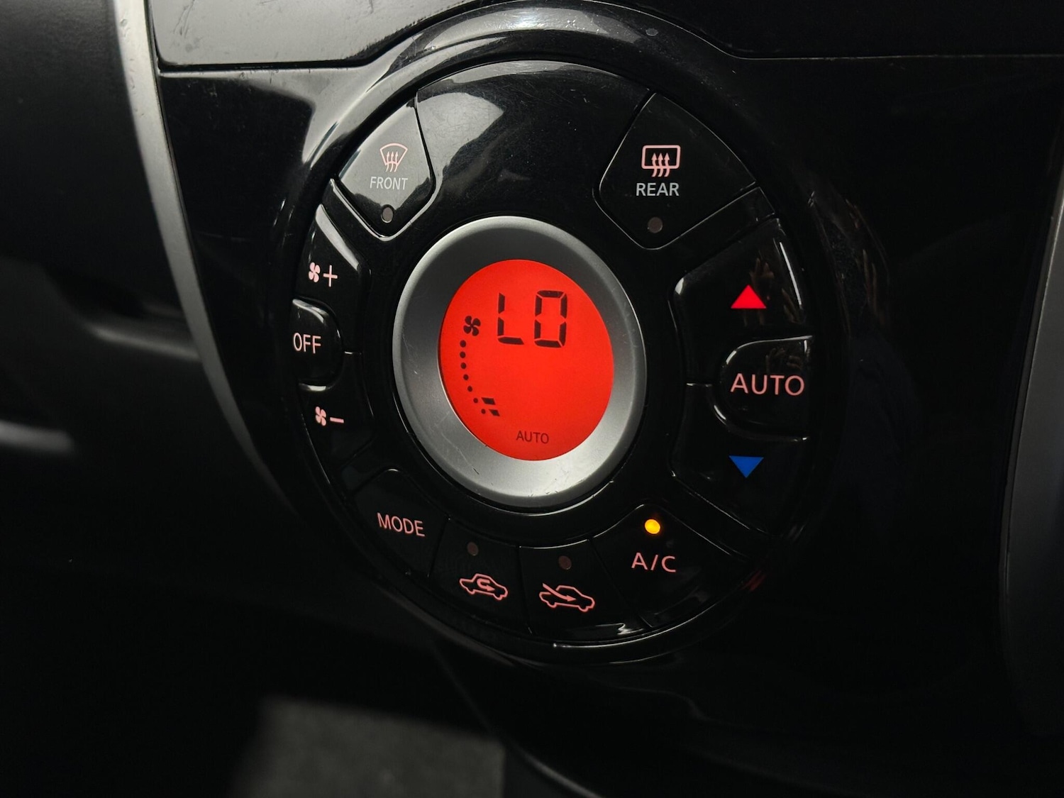 Used Nissan Note 2015 for sale - 76878580: Photo 19