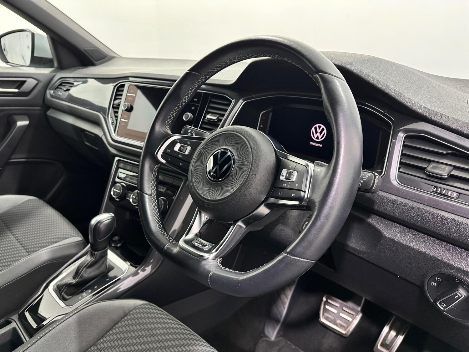 Used Volkswagen T-Roc for sale - 77709516: Photo 11