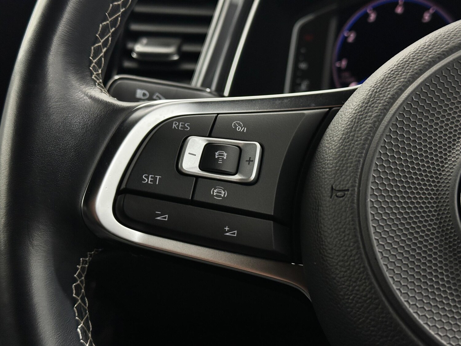 Used Volkswagen T-Roc for sale - 77709516: Photo 14