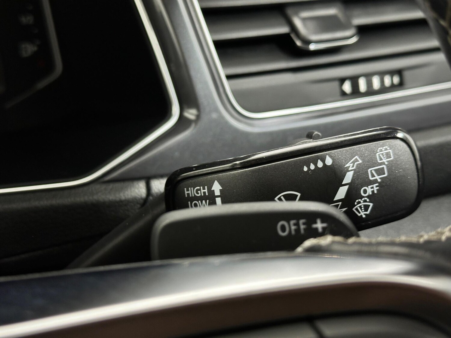 Used Volkswagen T-Roc for sale - 77709516: Photo 16