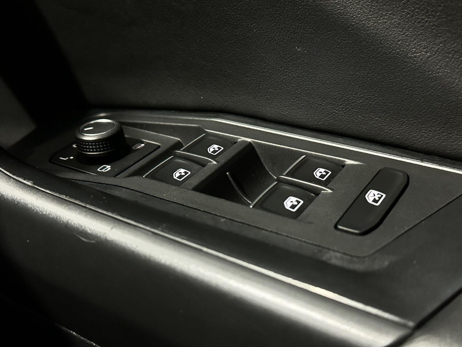 Used Volkswagen T-Roc for sale - 77709516: Photo 18