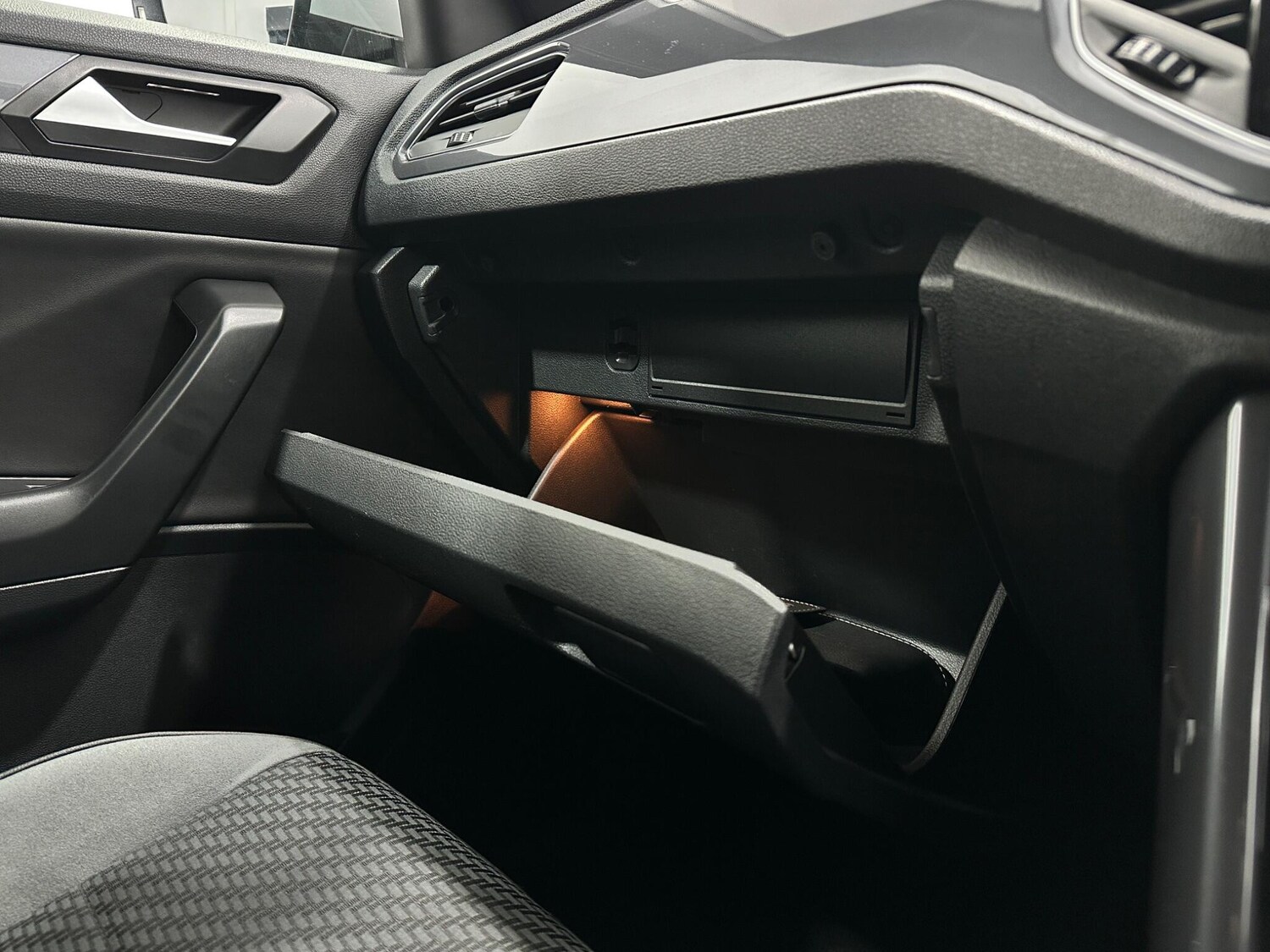 Used Volkswagen T-Roc for sale - 77709516: Photo 28