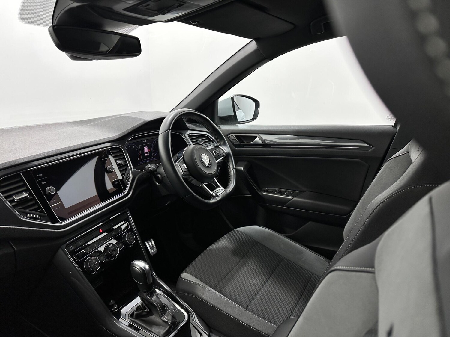 Used Volkswagen T-Roc for sale - 77709516: Photo 30