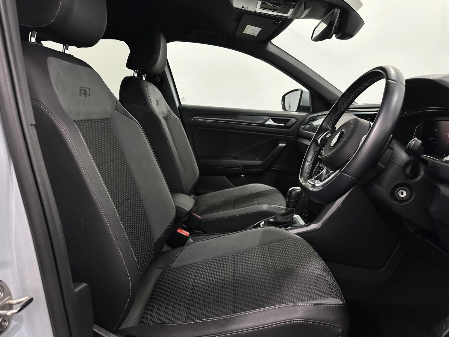 Used Volkswagen T-Roc for sale - 77709516: Photo 31