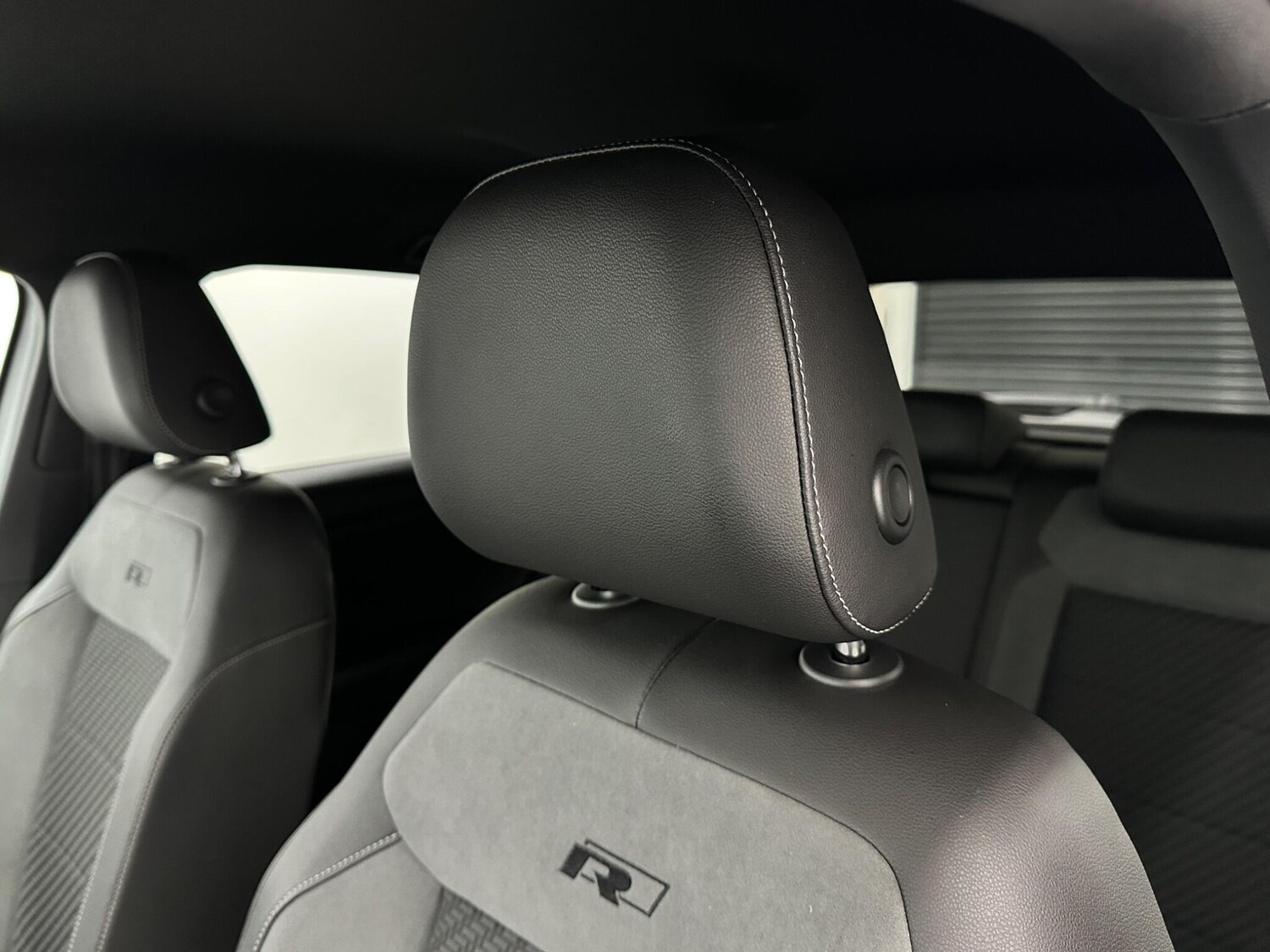 Used Volkswagen T-Roc for sale - 77709516: Photo 37