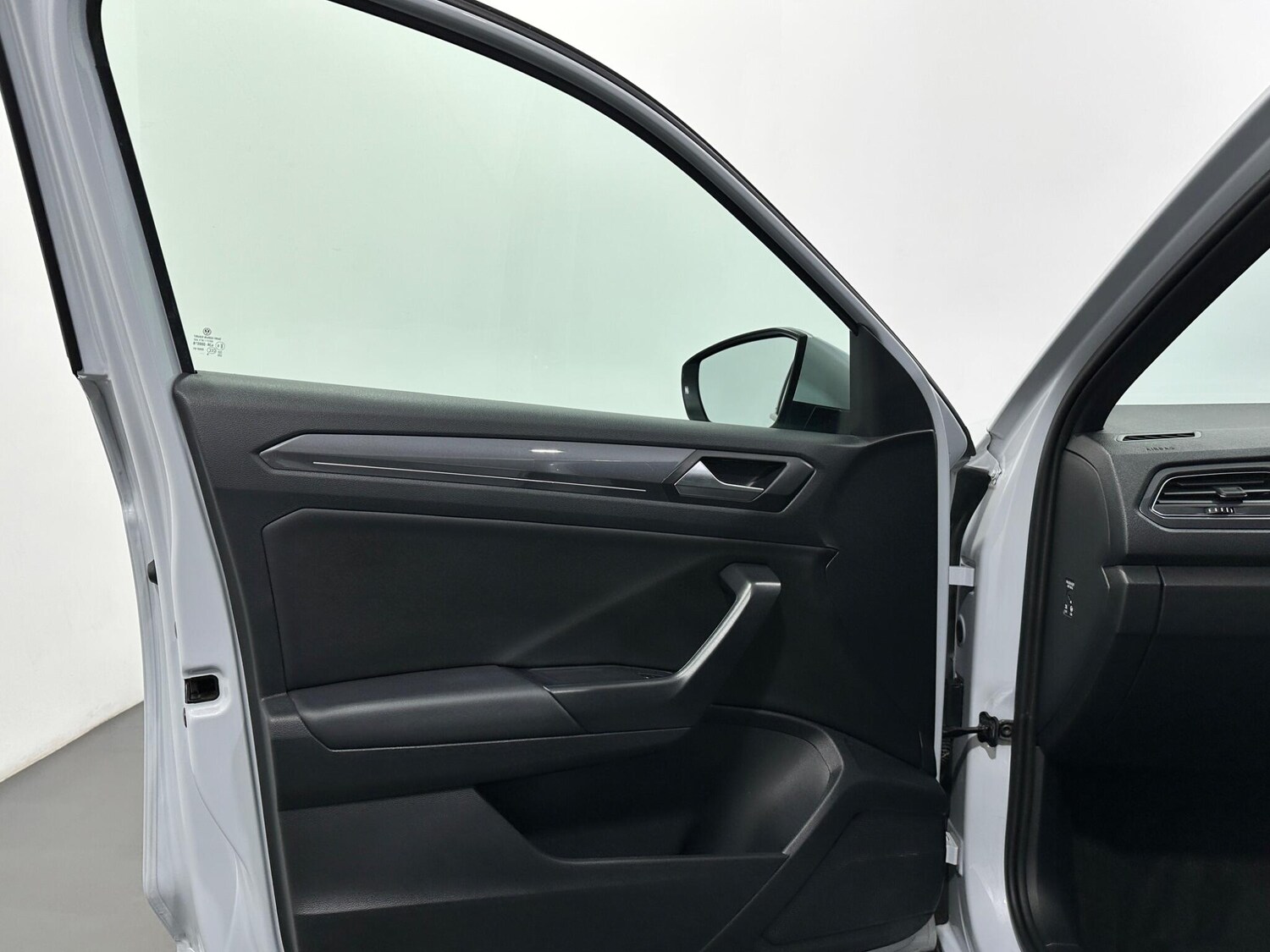 Used Volkswagen T-Roc for sale - 77709516: Photo 38