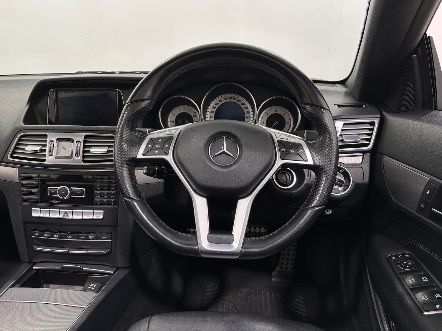 Used Mercedes-Benz E Class 2014 for sale - 76878876: Photo 12