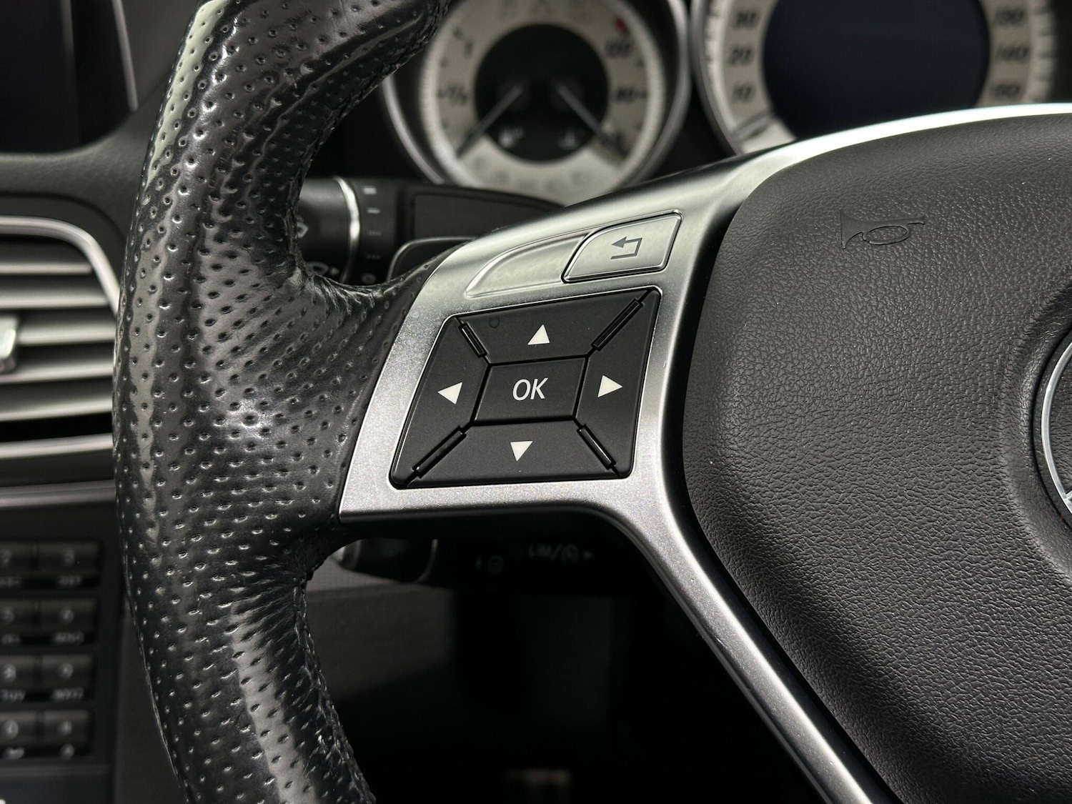 Used Mercedes-Benz E Class 2014 for sale - 76878876: Photo 14