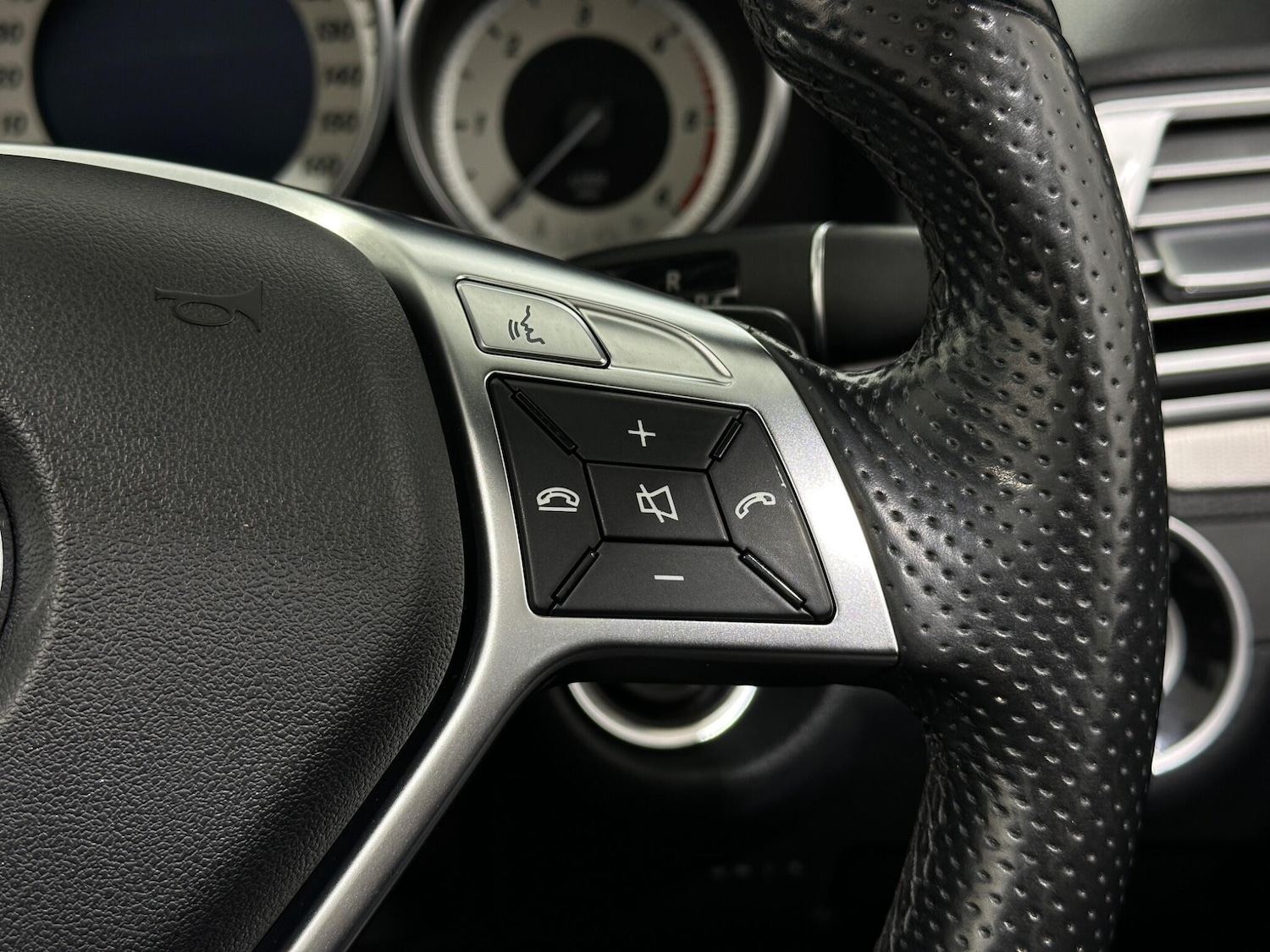 Used Mercedes-Benz E Class 2014 for sale - 76878876: Photo 15