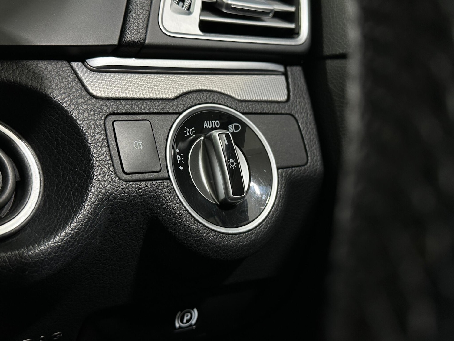 Used Mercedes-Benz E Class 2014 for sale - 76878876: Photo 17