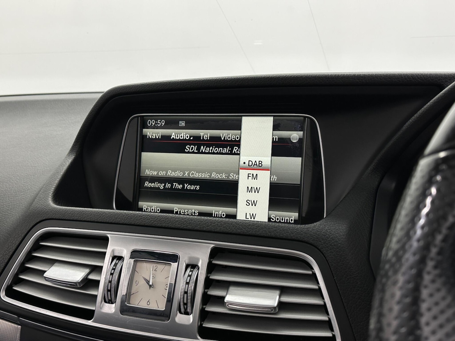 Used Mercedes-Benz E Class 2014 for sale - 76878876: Photo 23