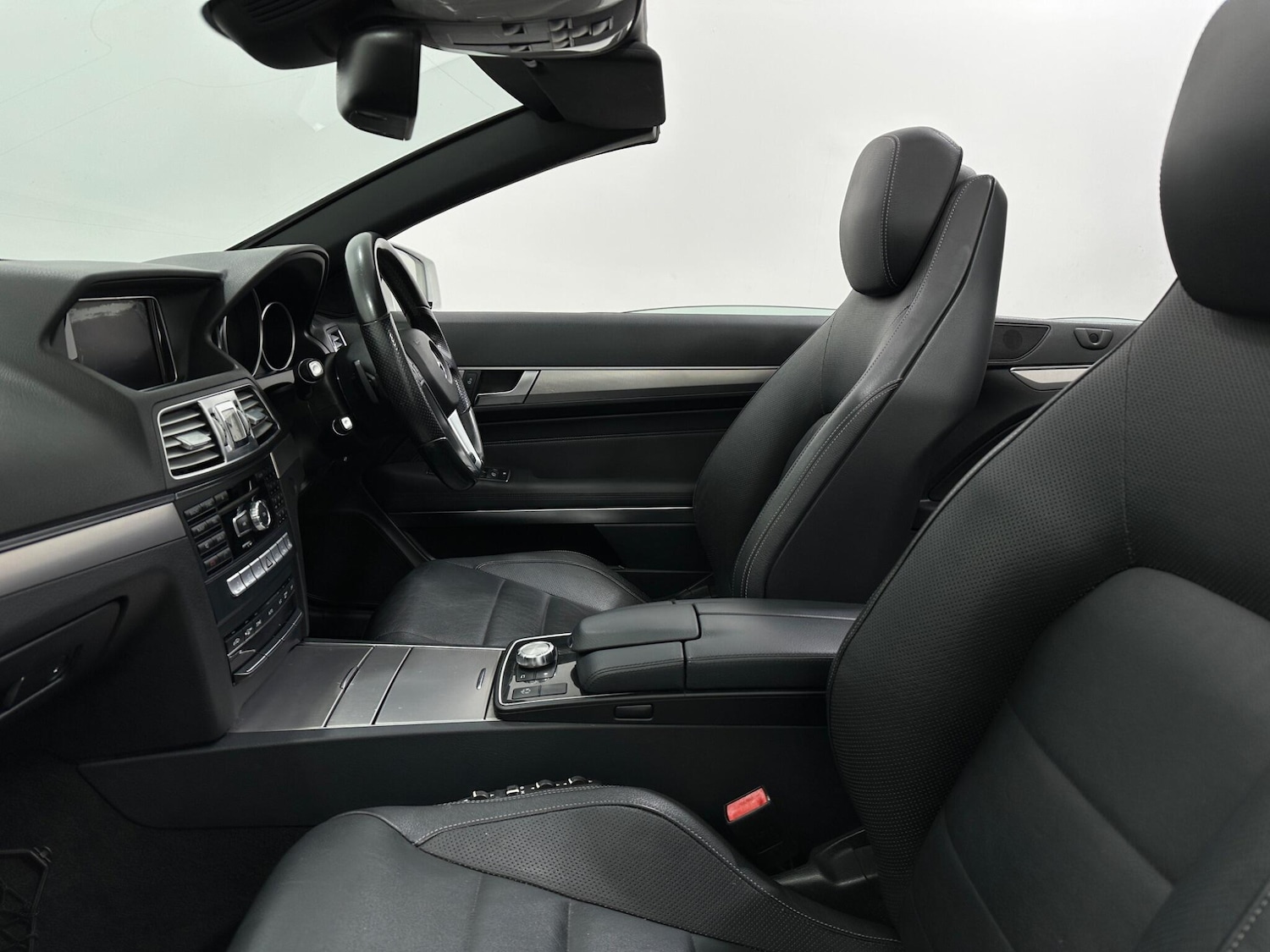 Used Mercedes-Benz E Class 2014 for sale - 76878876: Photo 31