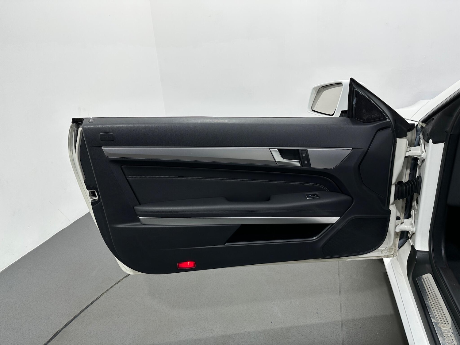 Used Mercedes-Benz E Class 2014 for sale - 76878876: Photo 33