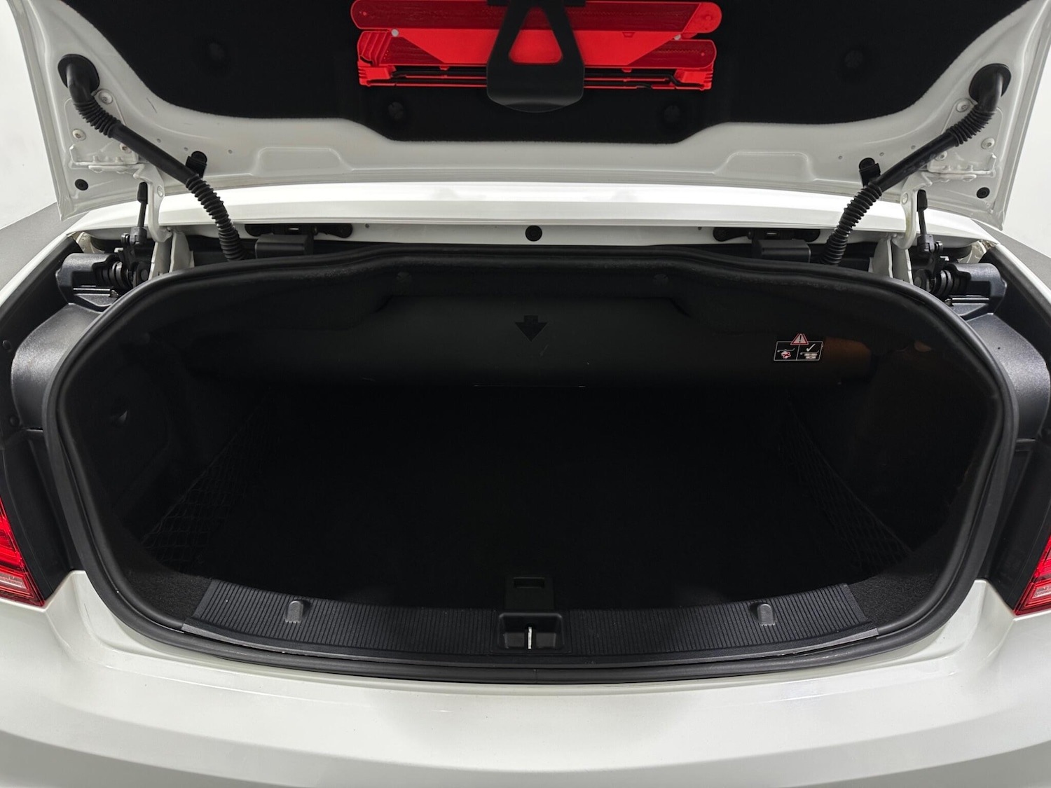 Used Mercedes-Benz E Class 2014 for sale - 76878876: Photo 37