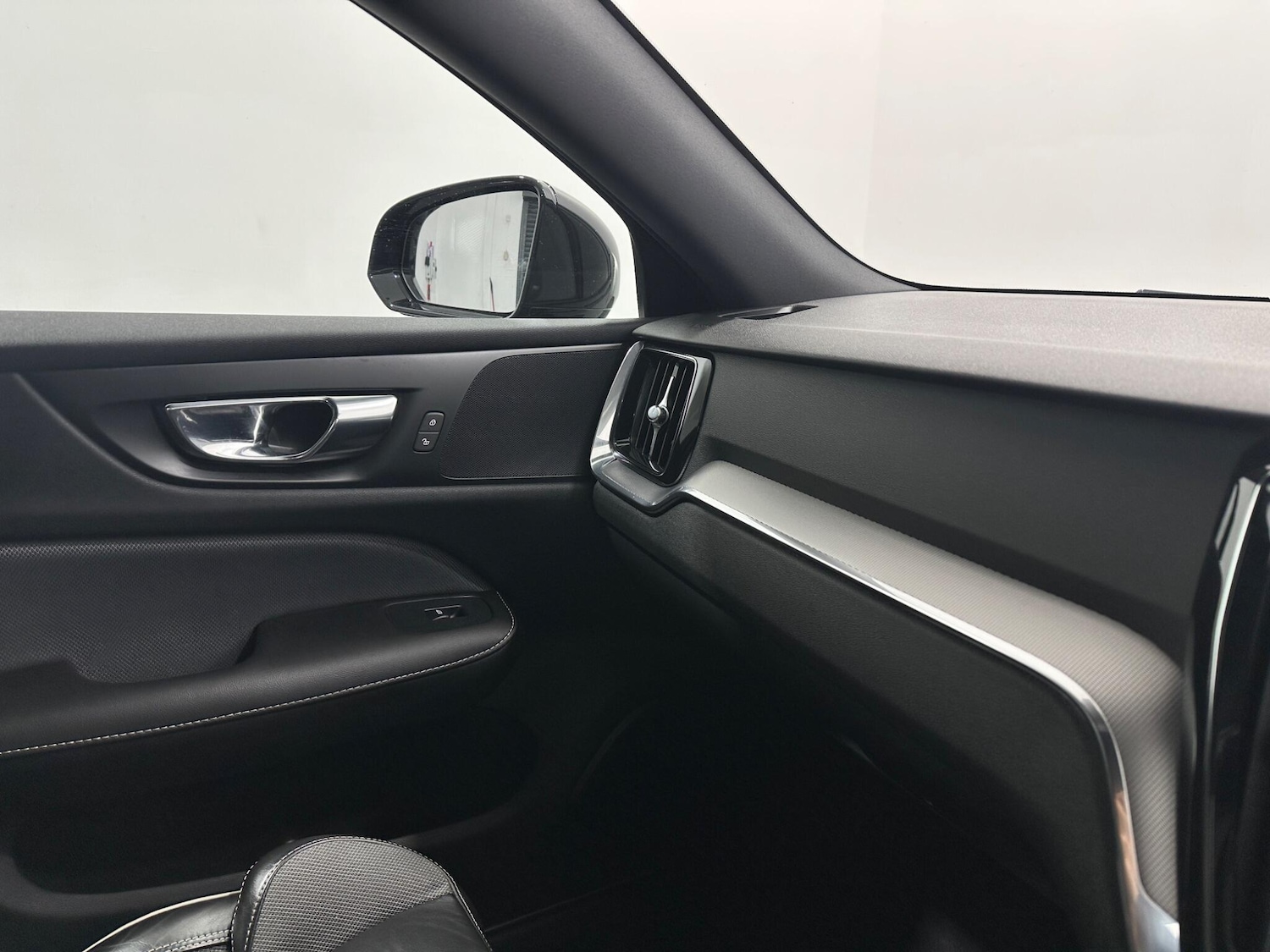 Used Volvo S60 2020 for sale - 77683518: Photo 25