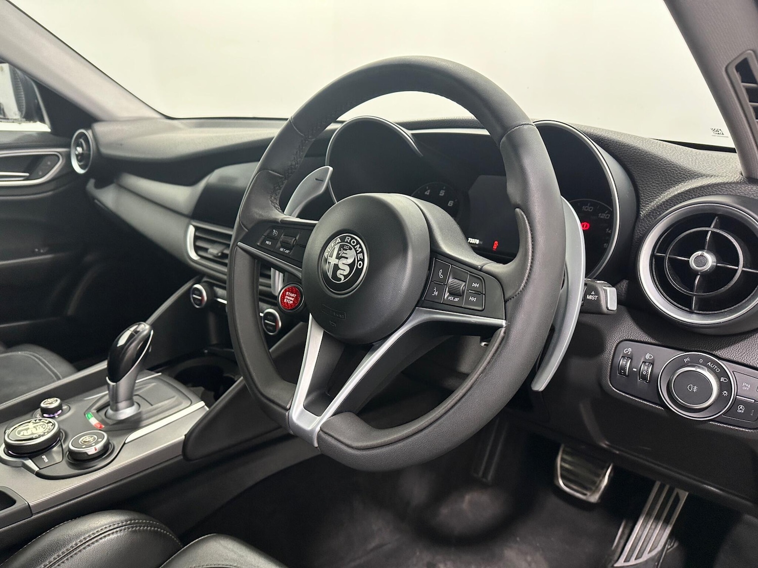 Used Alfa Romeo Giulia 2017 for sale - 77784007: Photo 10