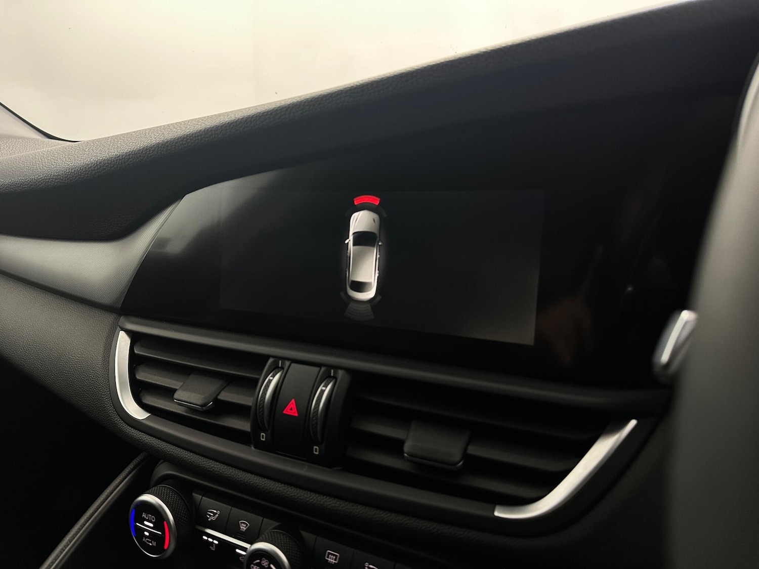 Used Alfa Romeo Giulia 2017 for sale - 77784007: Photo 24