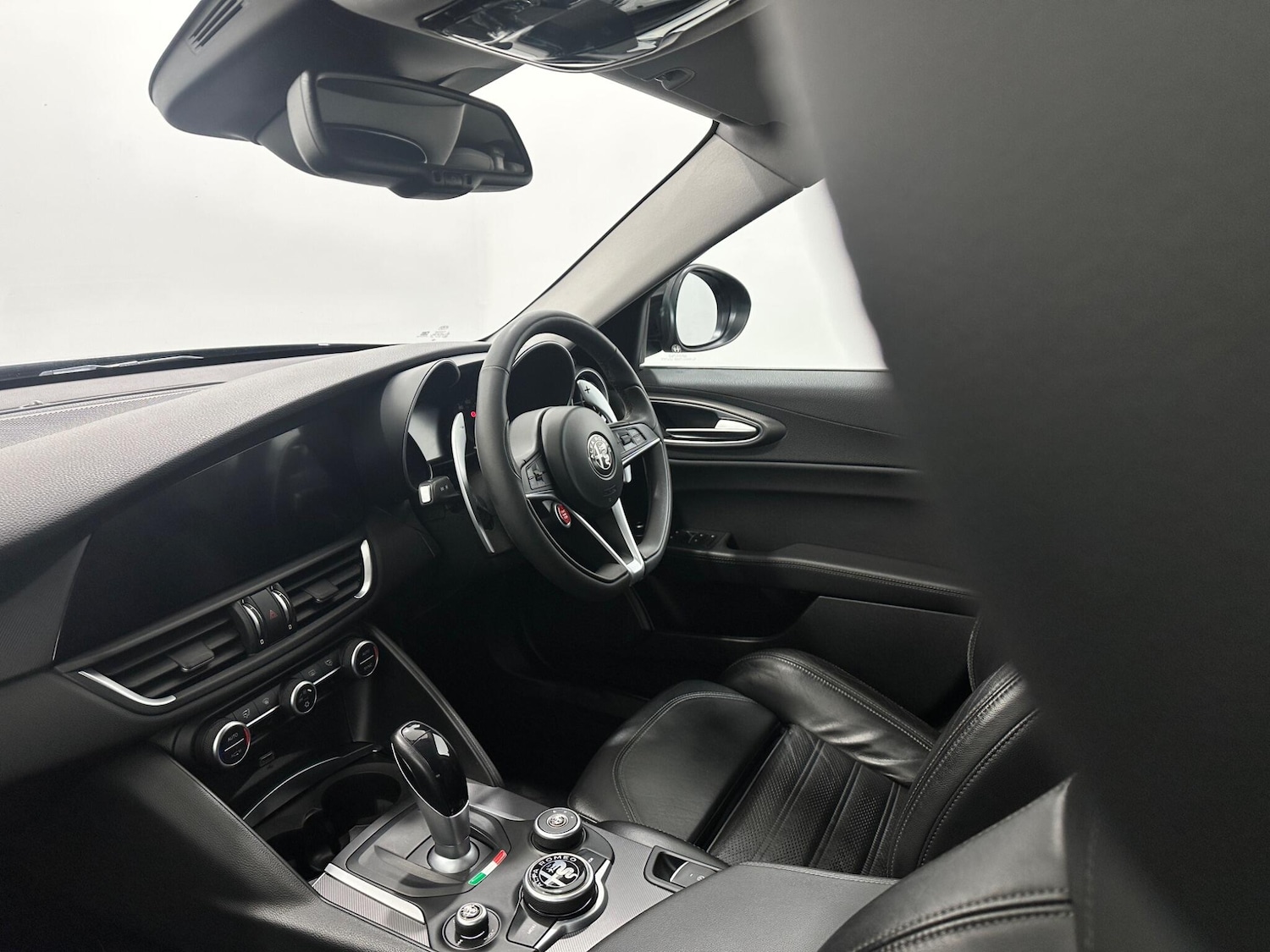 Used Alfa Romeo Giulia 2017 for sale - 77784007: Photo 29