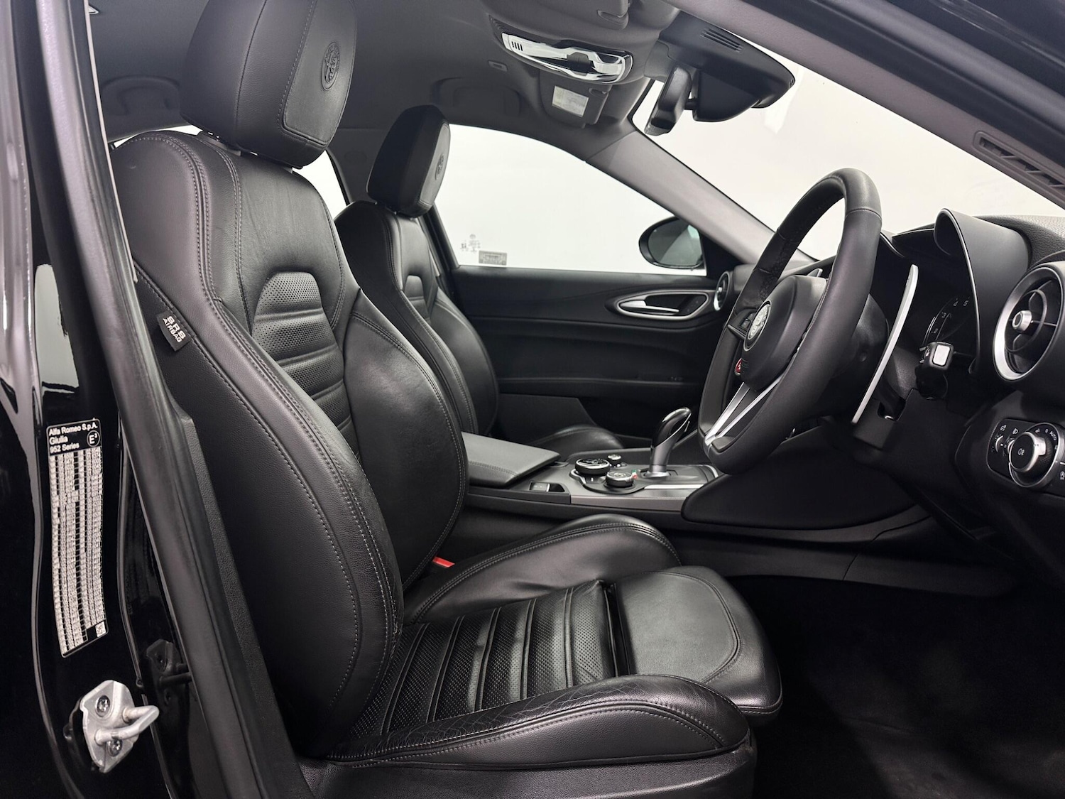 Used Alfa Romeo Giulia 2017 for sale - 77784007: Photo 30