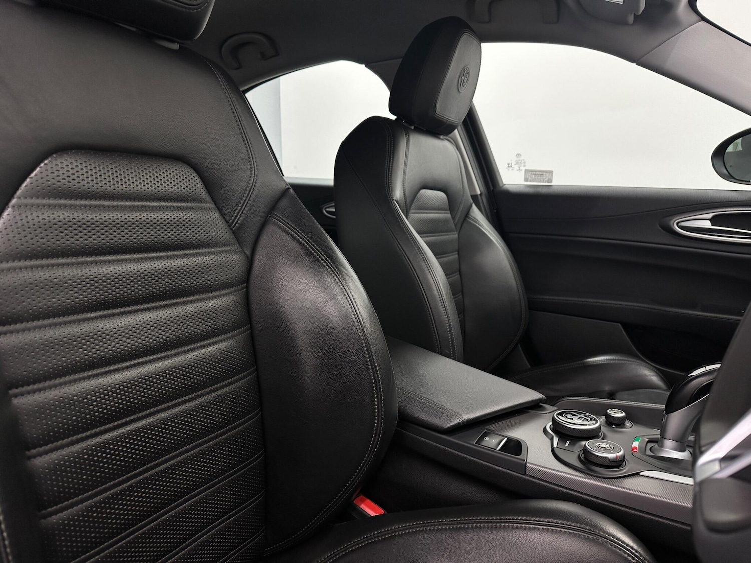 Used Alfa Romeo Giulia 2017 for sale - 77784007: Photo 31