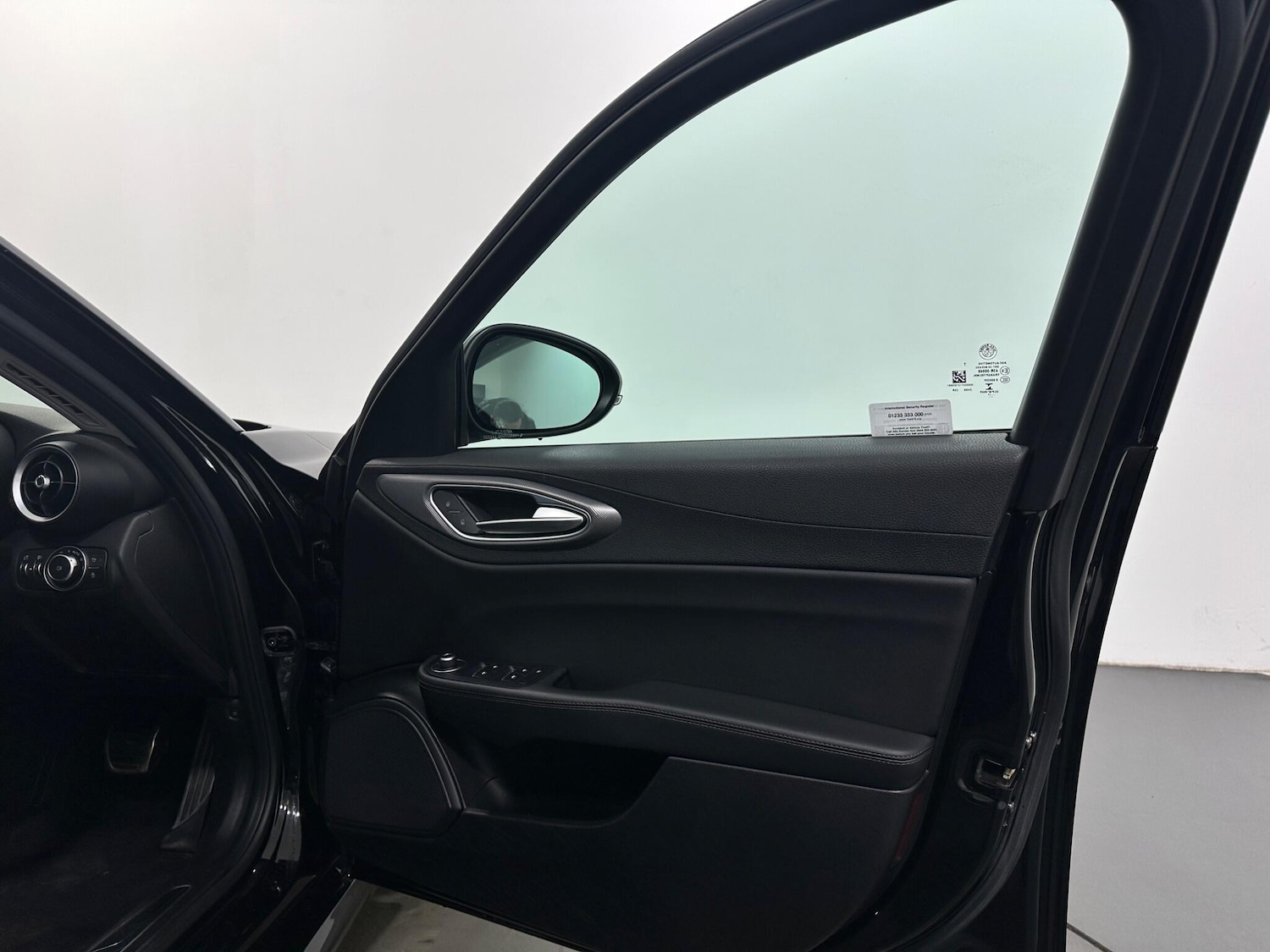 Used Alfa Romeo Giulia 2017 for sale - 77784007: Photo 33