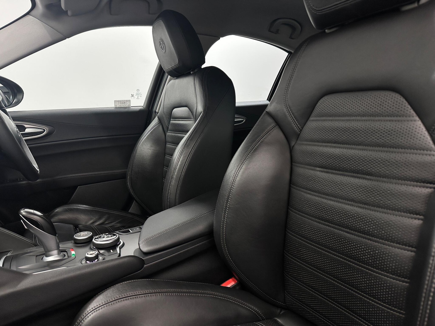 Used Alfa Romeo Giulia 2017 for sale - 77784007: Photo 35