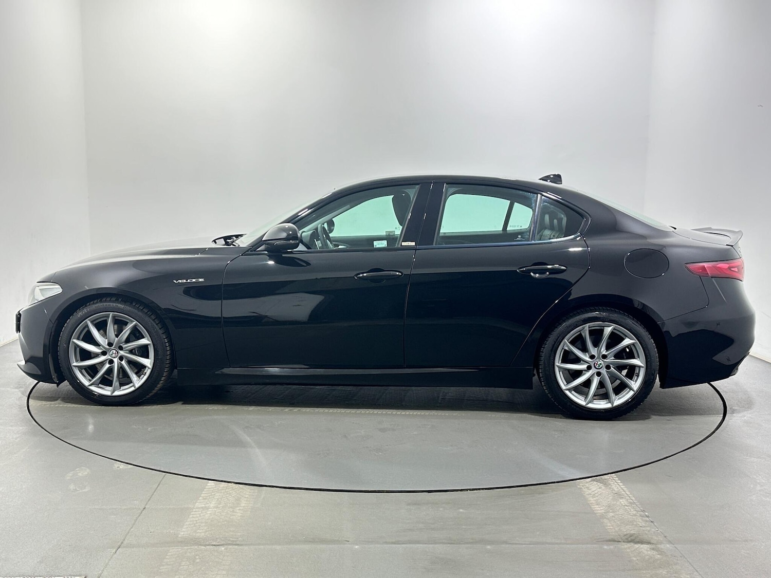 Used Alfa Romeo Giulia 2017 for sale - 77784007: Photo 5