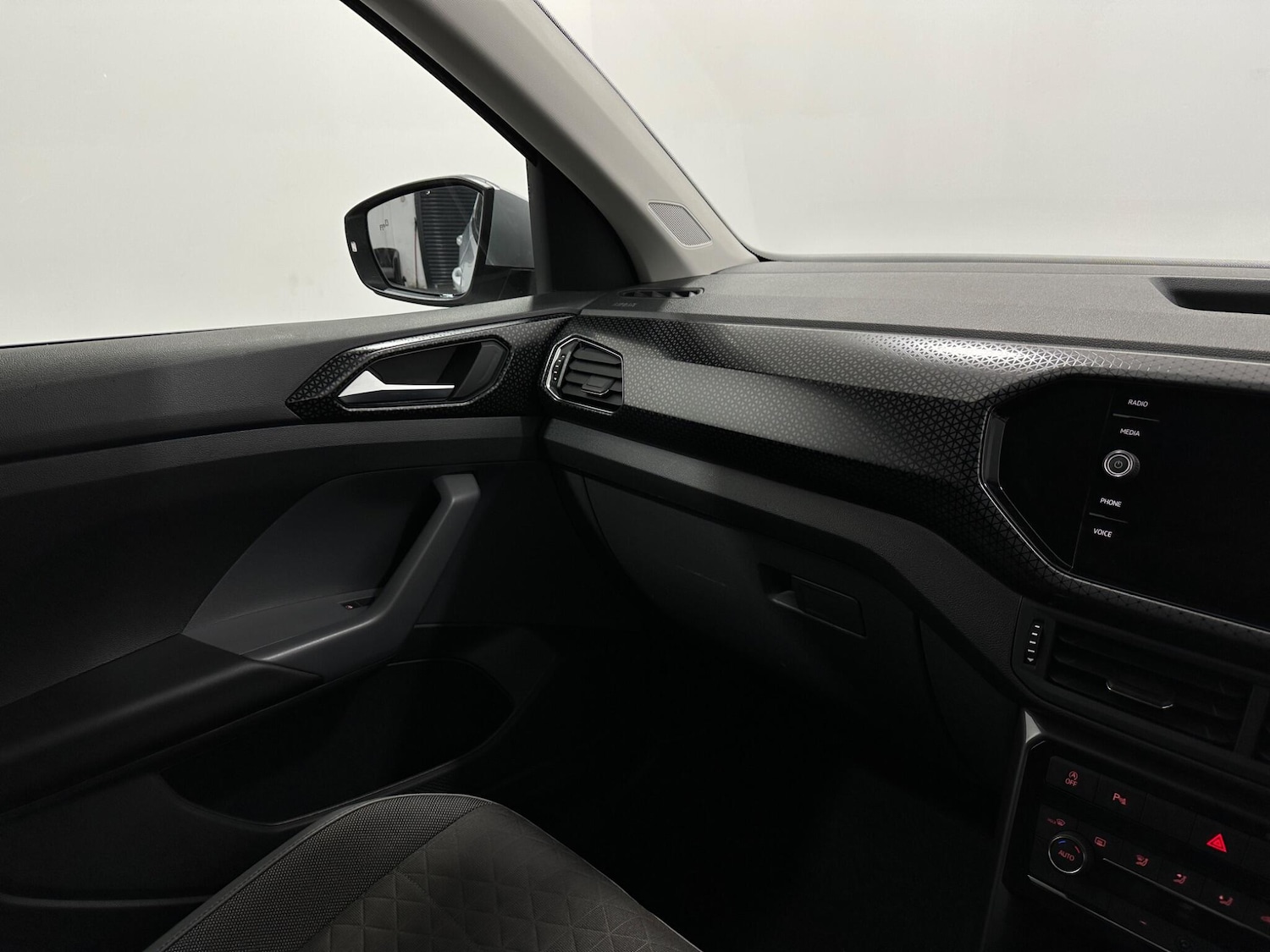 Used Volkswagen T-Cross 2021 for sale - 76878628: Photo 25