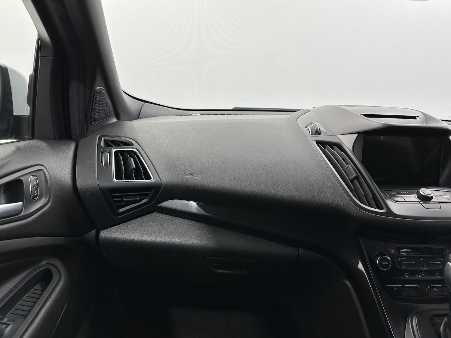 Used Ford Kuga 2018 for sale - 76878976: Photo 26