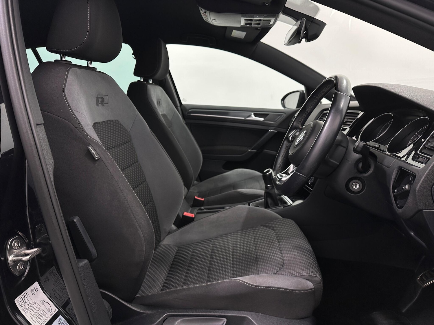 Used Volkswagen Golf 2019 for sale - 77377582: Photo 31