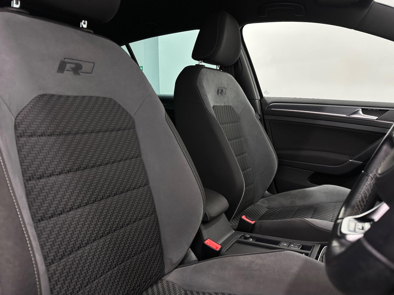 Used Volkswagen Golf 2019 for sale - 77377582: Photo 32