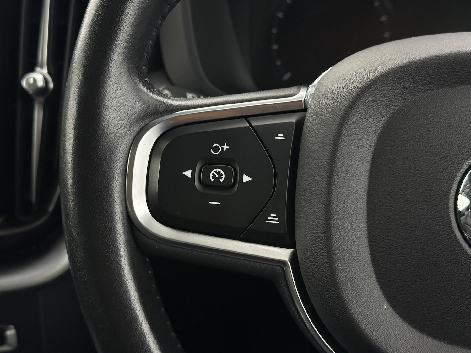 Used Volvo XC60 2021 for sale - 76878921: Photo 14