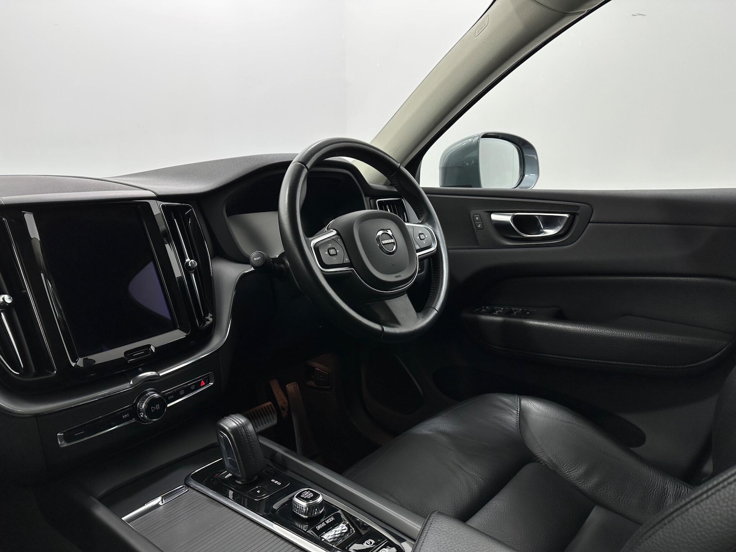 Used Volvo XC60 2021 for sale - 76878921: Photo 29