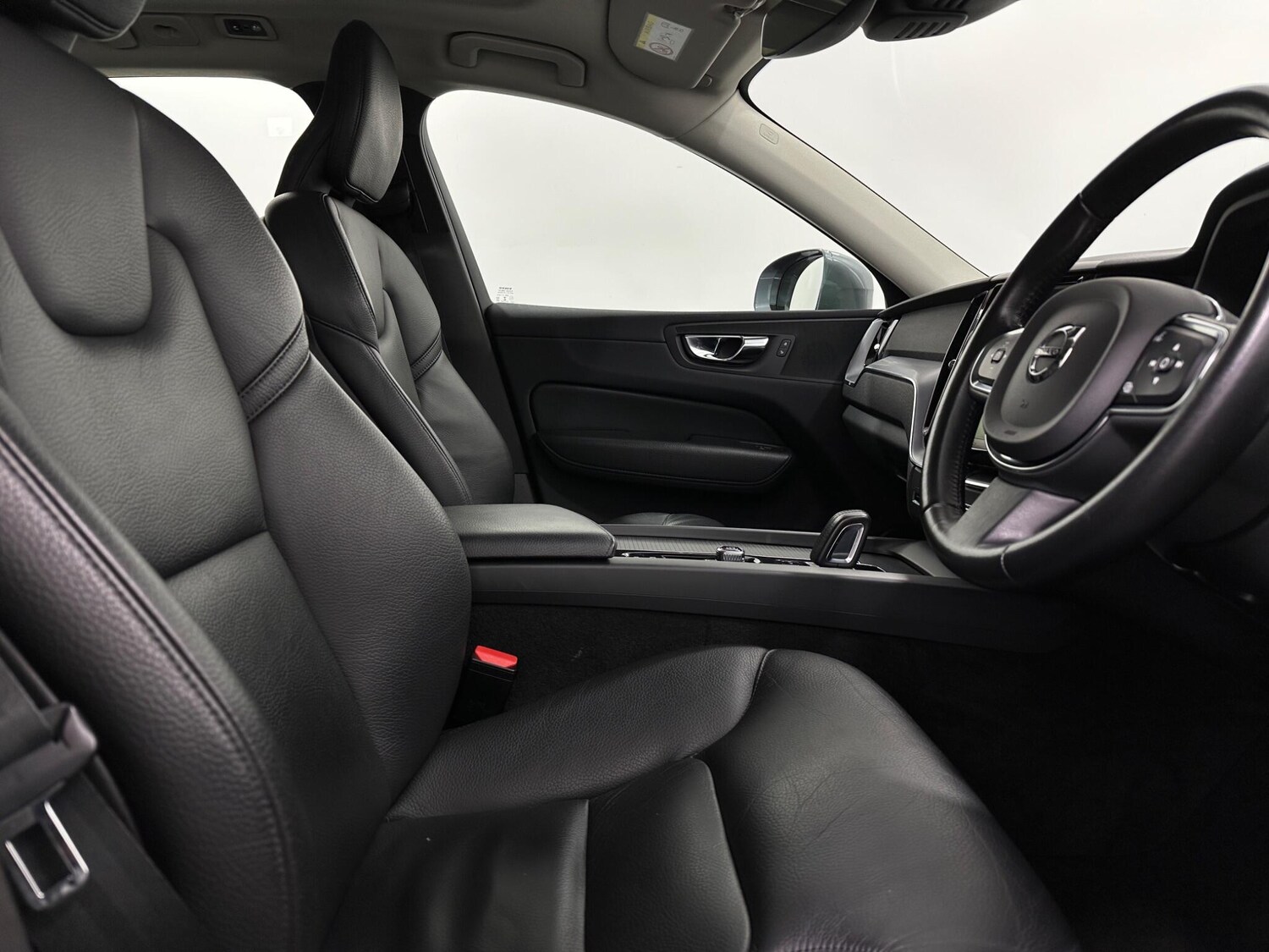 Used Volvo XC60 2021 for sale - 76878921: Photo 30