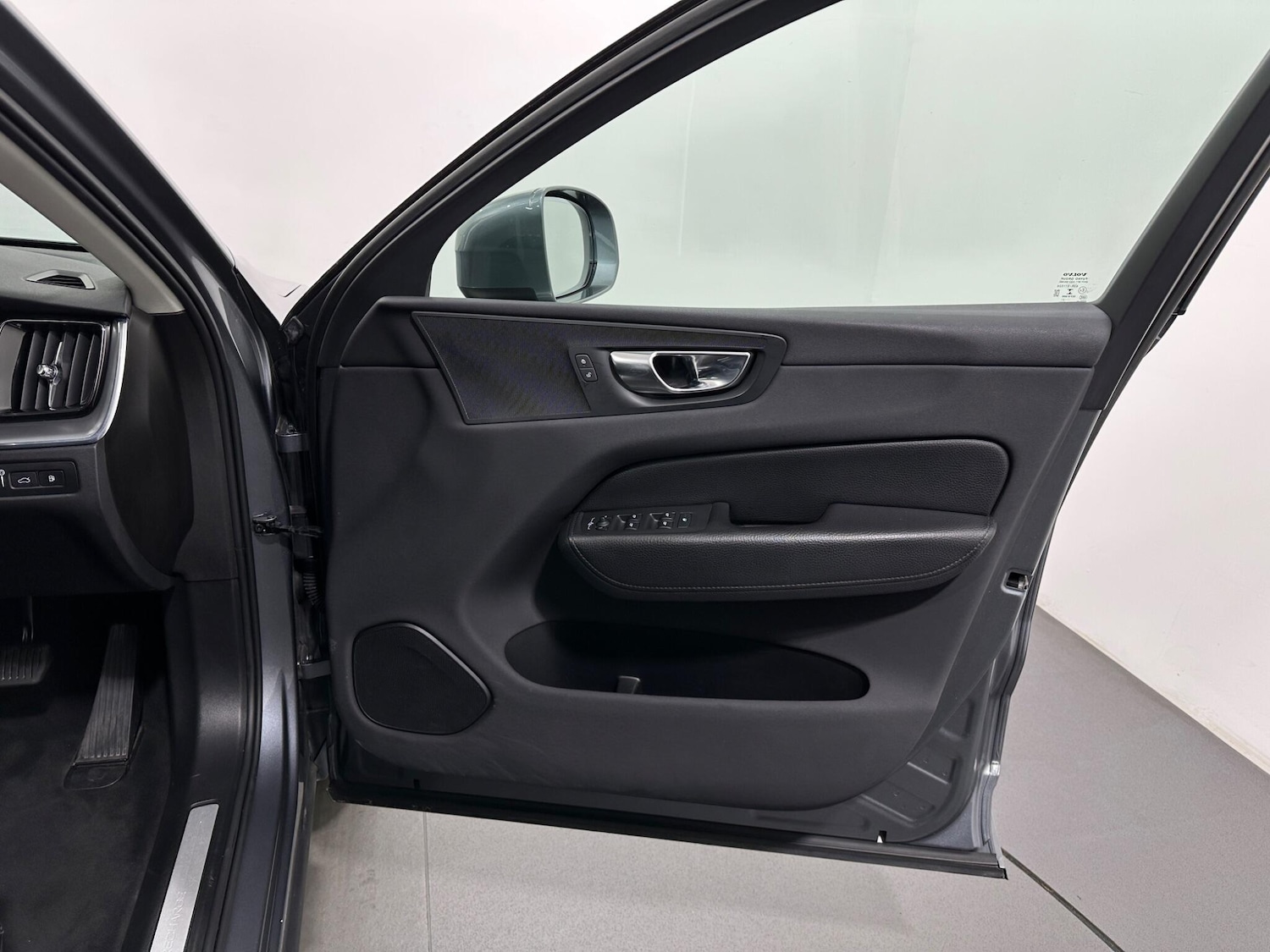 Used Volvo XC60 2021 for sale - 76878921: Photo 32