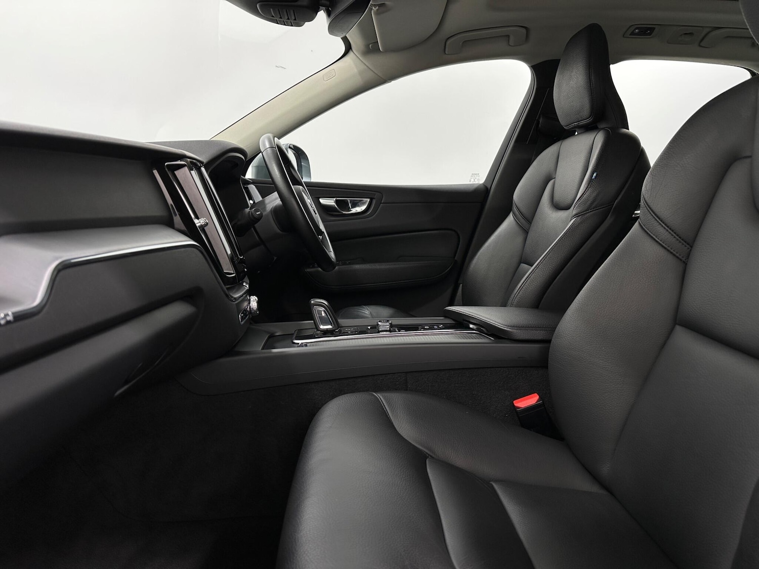 Used Volvo XC60 2021 for sale - 76878921: Photo 33