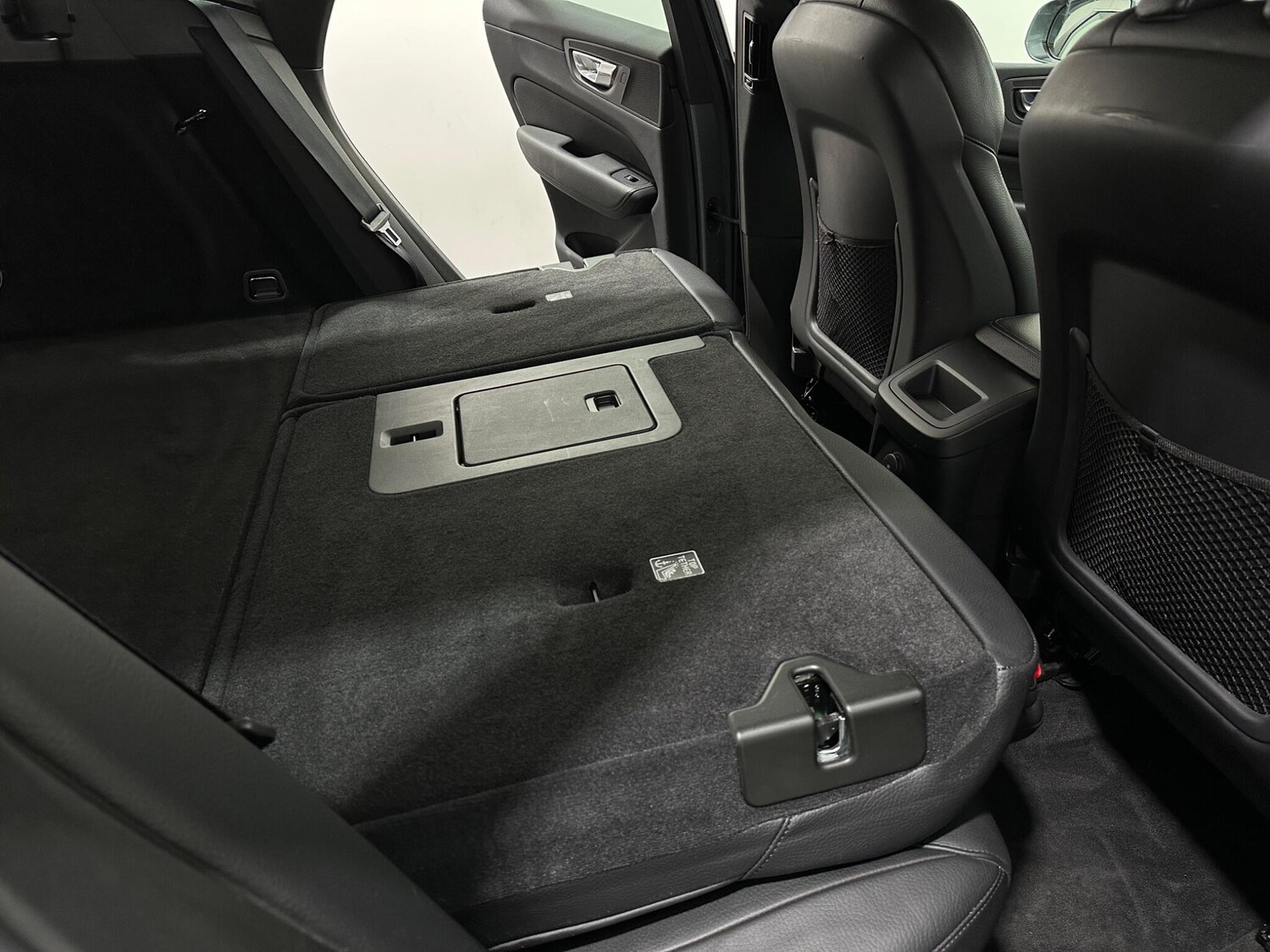 Used Volvo XC60 2021 for sale - 76878921: Photo 45