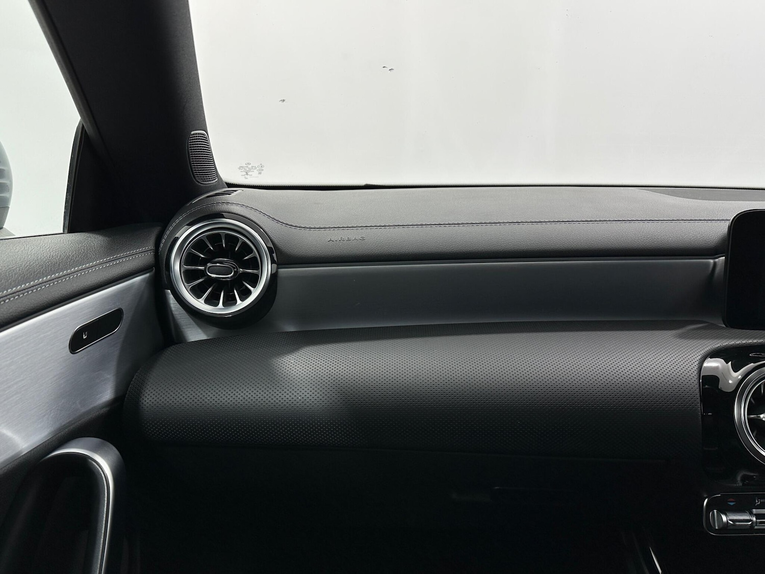 Used Mercedes-Benz CLA 2022 for sale - 78047083: Photo 31