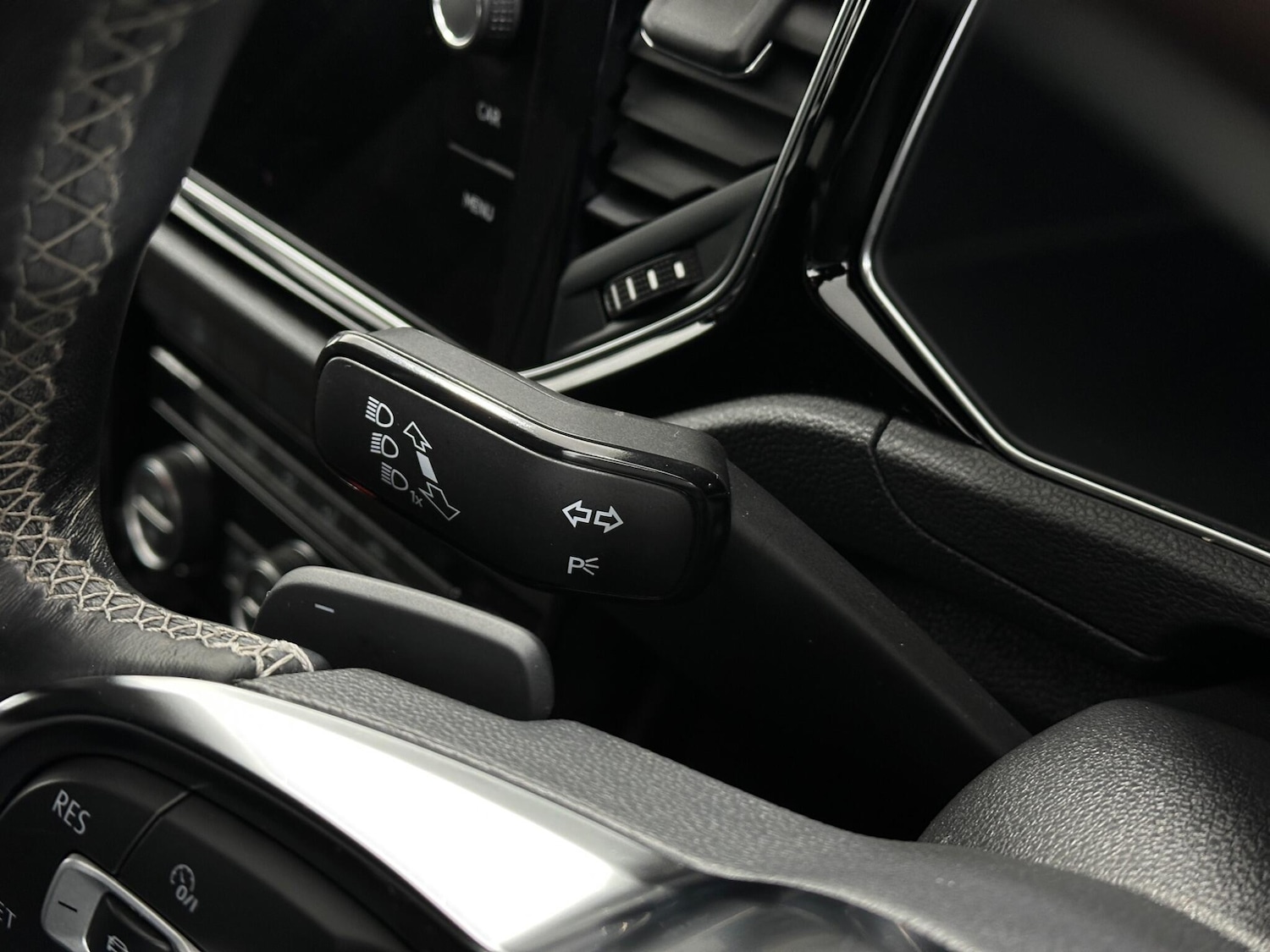 Used Volkswagen T-Roc for sale - 77455663: Photo 14