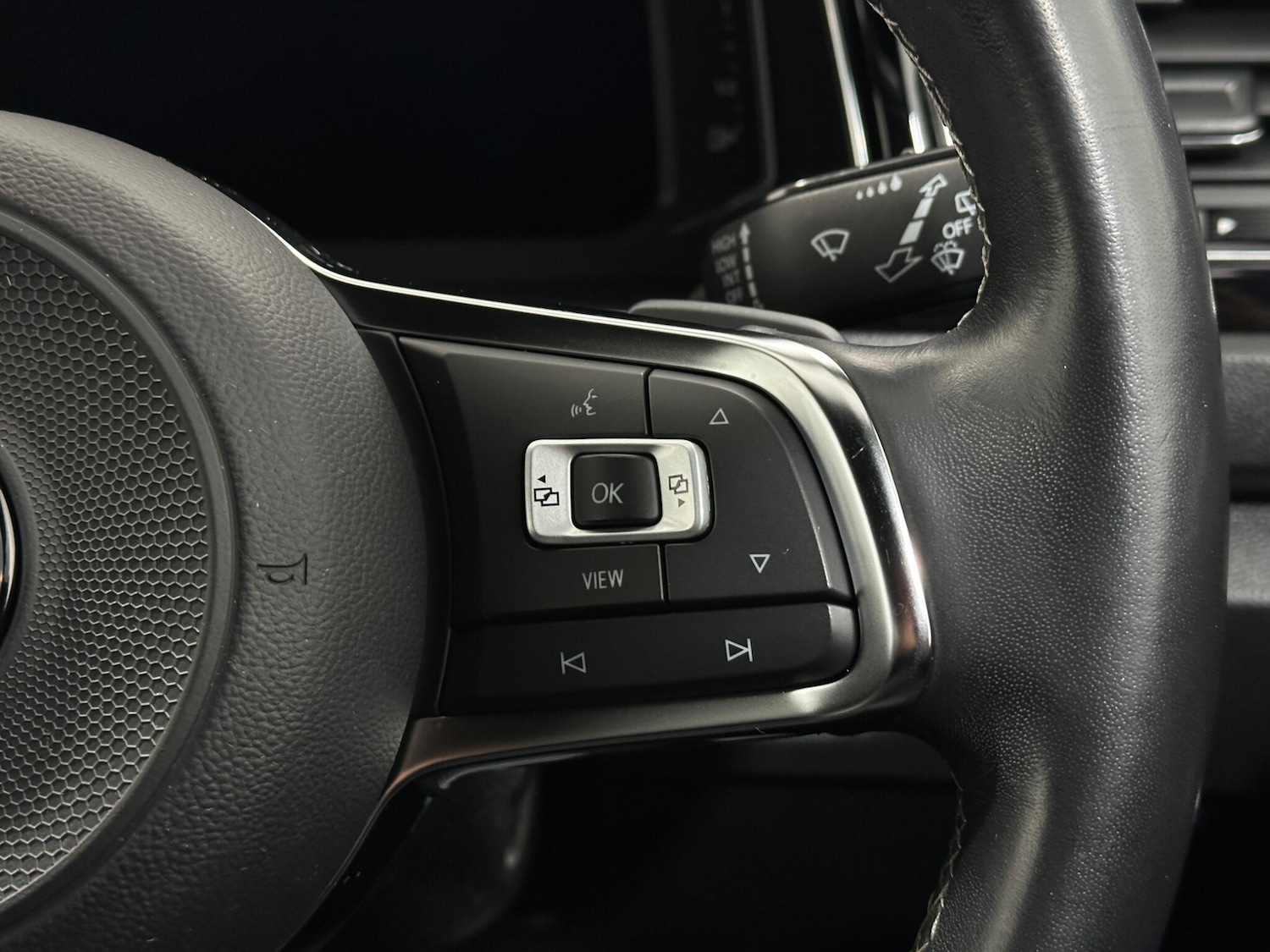 Used Volkswagen T-Roc for sale - 77455663: Photo 17