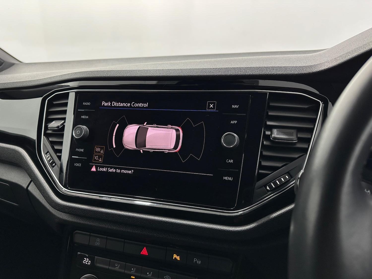 Used Volkswagen T-Roc for sale - 77455663: Photo 24