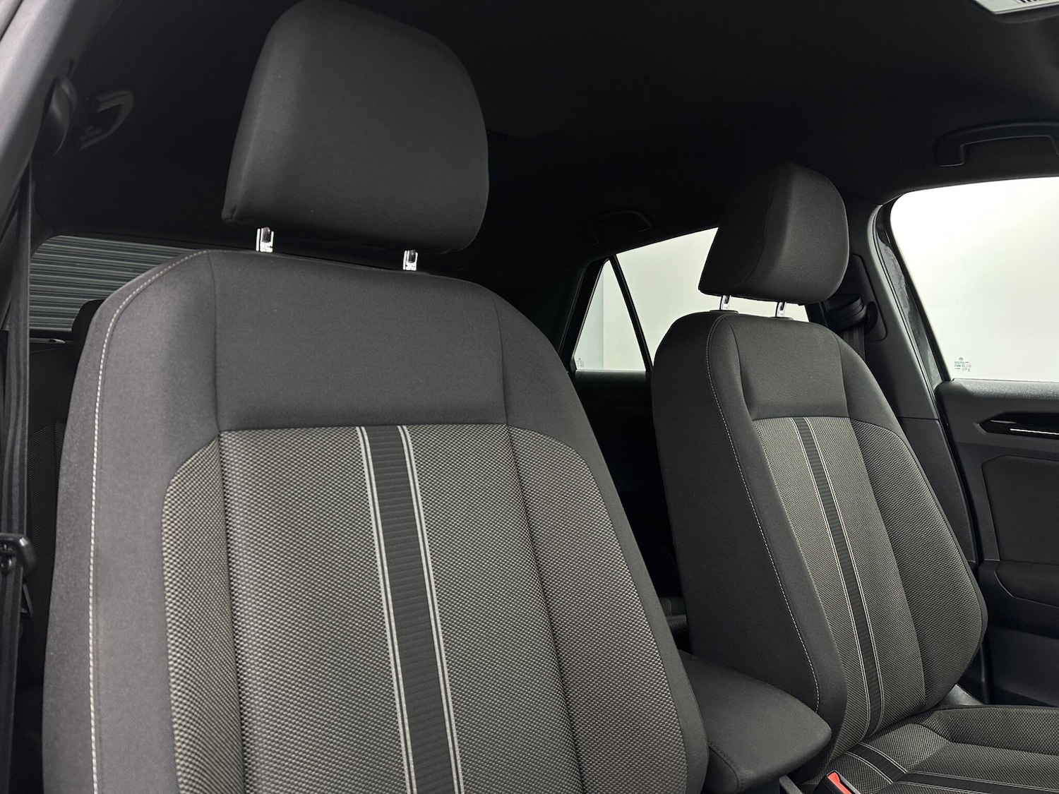 Used Volkswagen T-Roc for sale - 77455663: Photo 33