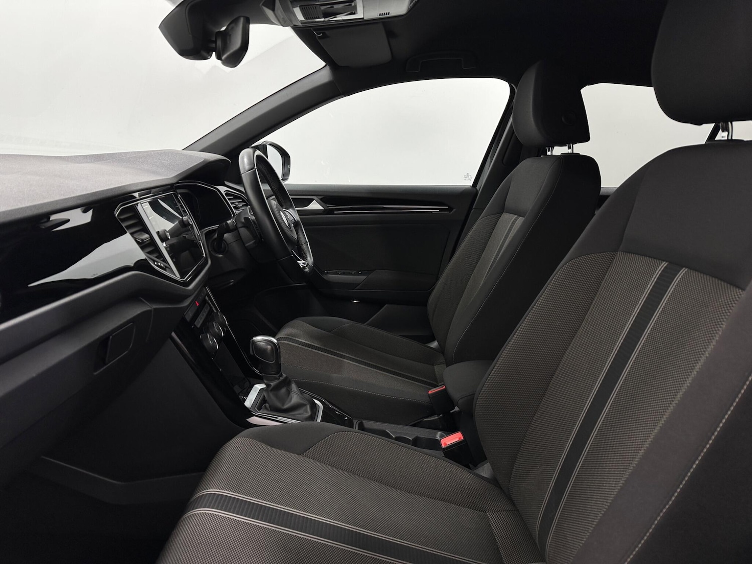 Used Volkswagen T-Roc for sale - 77455663: Photo 35